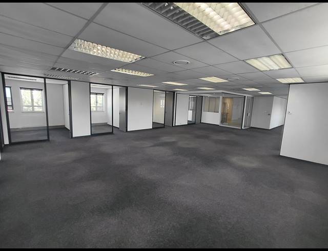 387M² OFFICE TO LET IN BRYANSTON